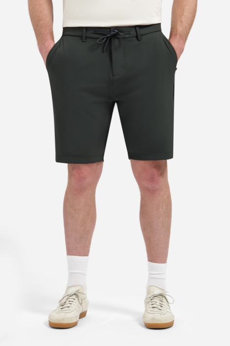 NO-EXCESS groene heren korte broek | Model vooraanzicht