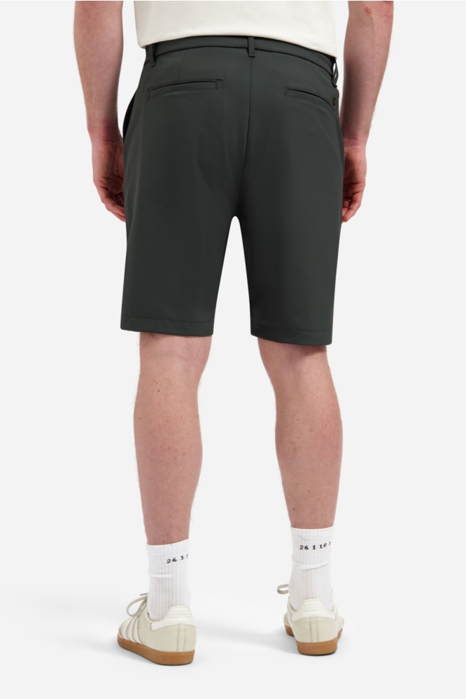 NO-EXCESS groene heren korte broek | Model achteraanzicht