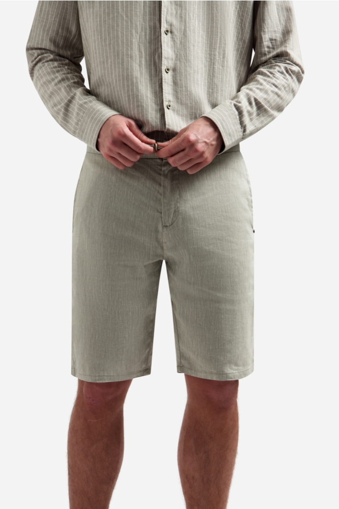 NO-EXCESS taupe heren korte broek | Model vooraanzicht