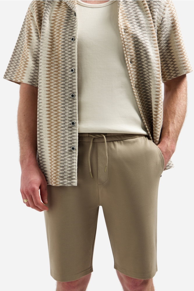 NO-EXCESS taupe heren korte broek | Model vooraanzicht