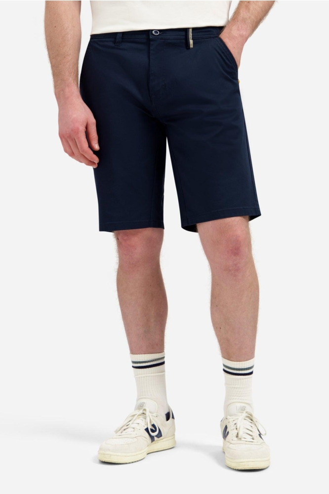 NO-EXCESS blauwe heren korte broek | Model vooraanzicht