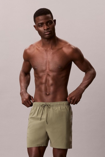 Calvin Klein Broek CORE SOLID ZWEMSHORT LV00N61002 LDI DEEP LICHEN GREEN
