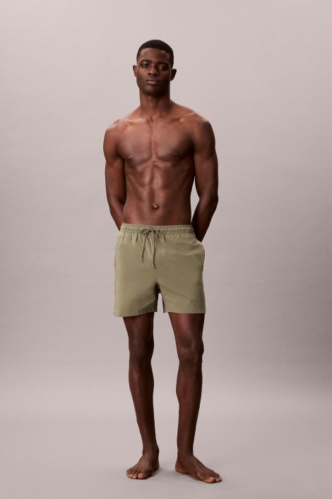 Calvin Klein groene heren korte broek | Model