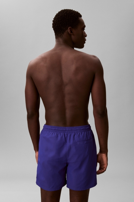 Calvin Klein blauwe heren korte broek | Model achteraanzicht