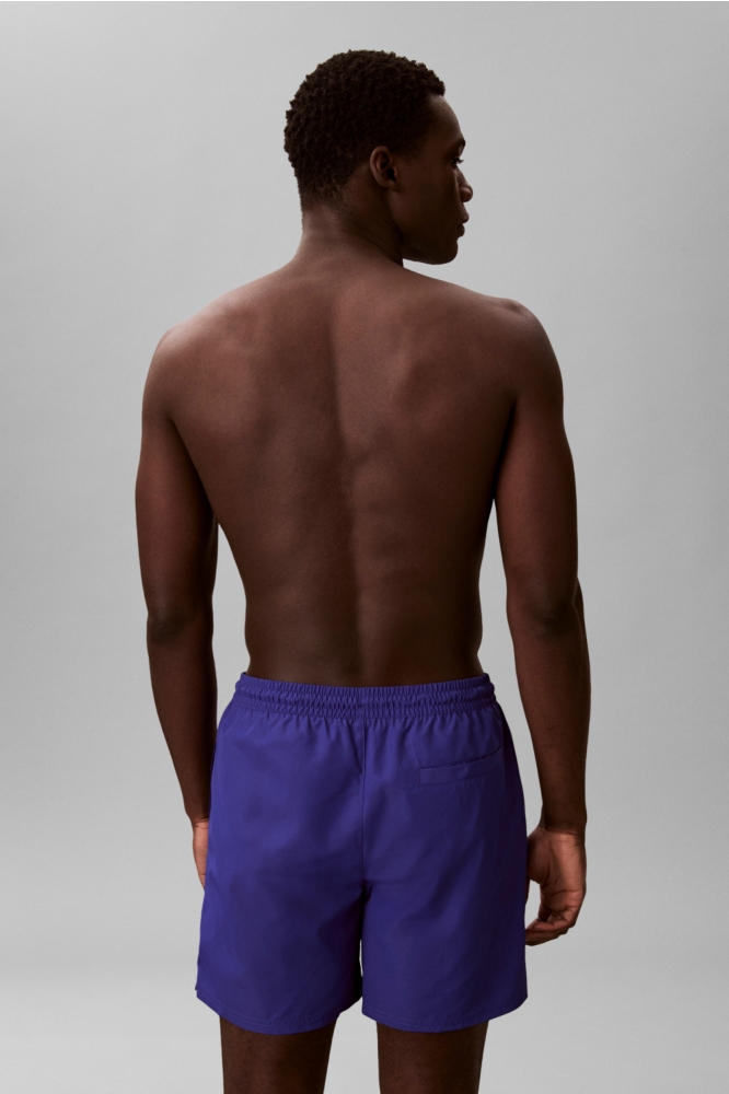 Calvin Klein blauwe heren korte broek | Model achteraanzicht