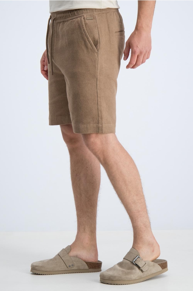 Gabbiano bruine heren korte broek | Model zijaanzicht