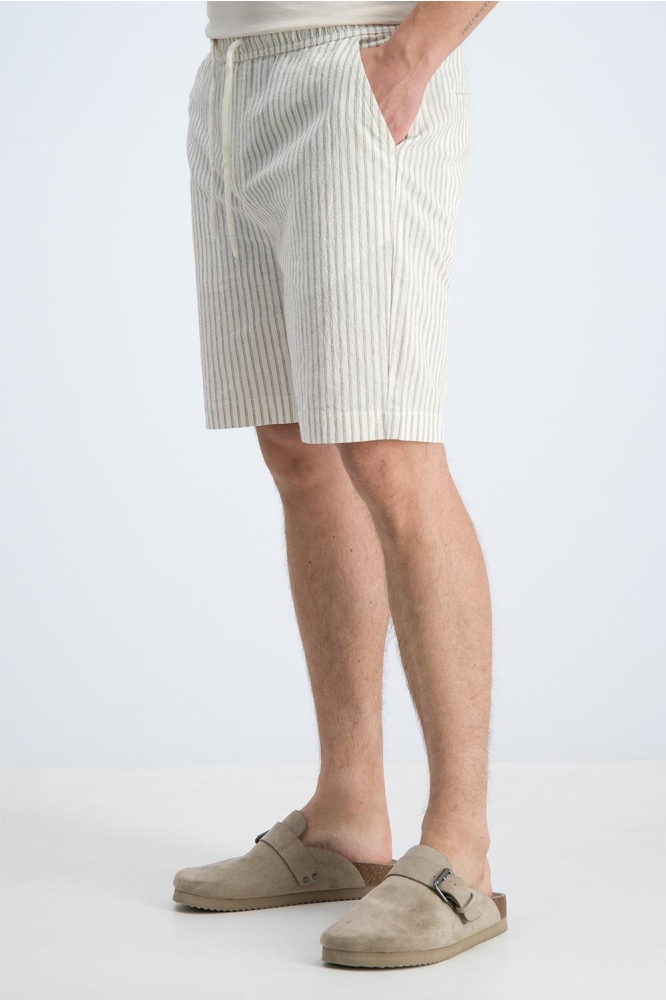 Gabbiano ecru heren korte broek | Model zijaanzicht