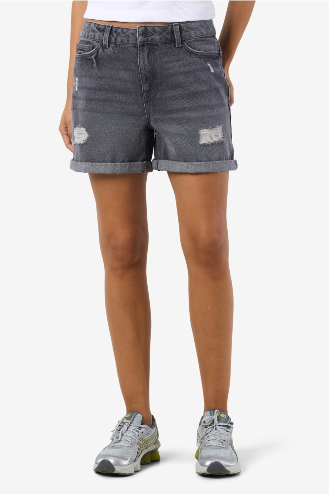 Noisy may grijze dames korte broek | Model vooraanzicht