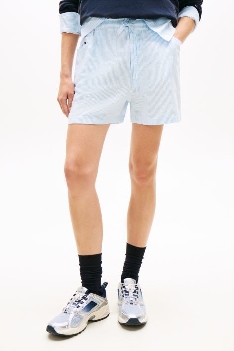 Tommy Jeans blauwe dames korte broek | Model vooraanzicht