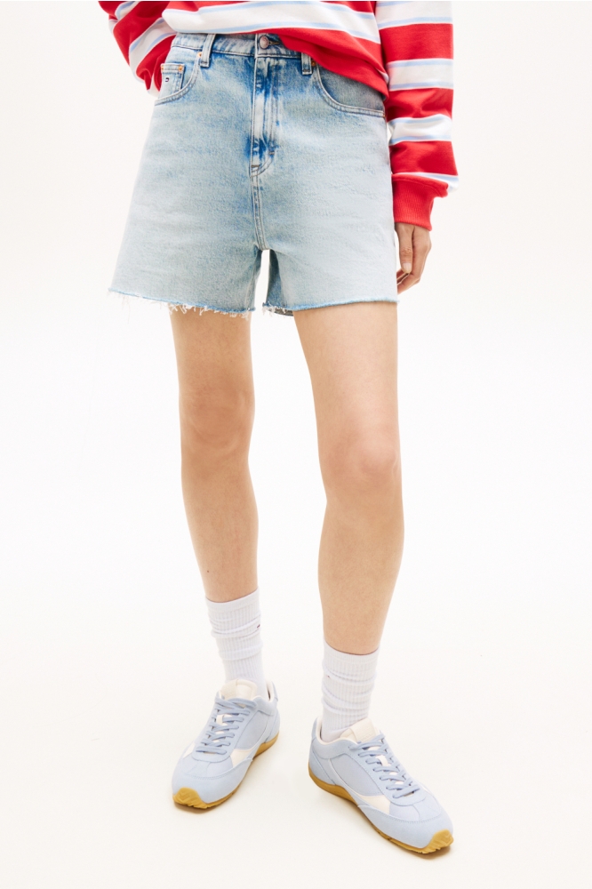 Tommy Jeans blauwe dames korte broek | Model vooraanzicht