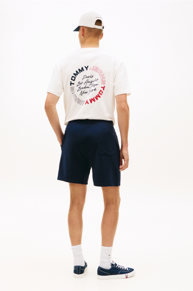 Tommy Jeans blauwe heren korte broek | Model achteraanzicht