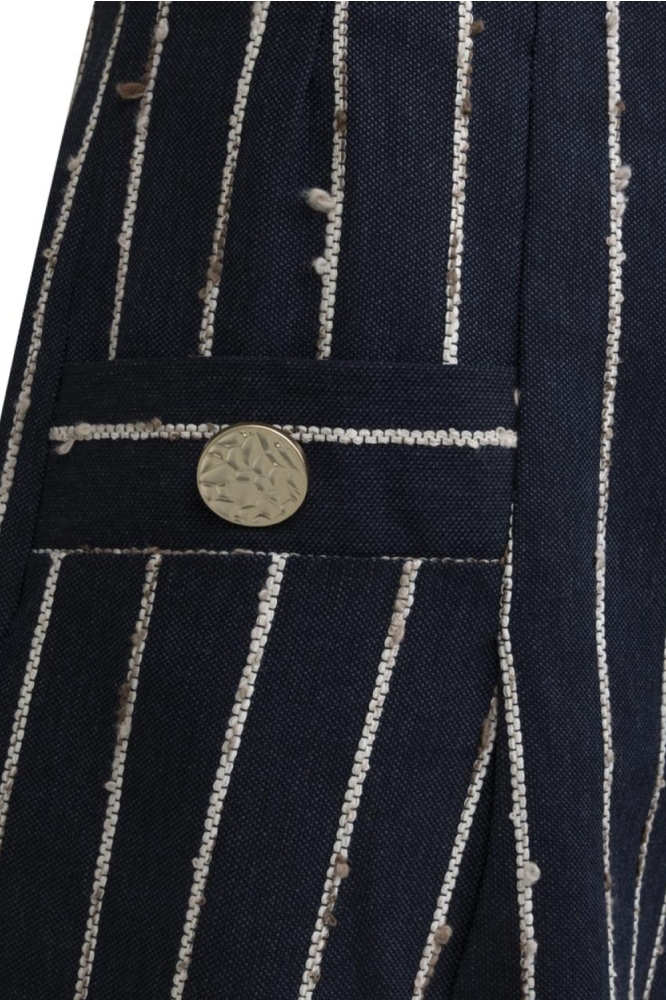 Kimara blauwe dames korte broek | Close up