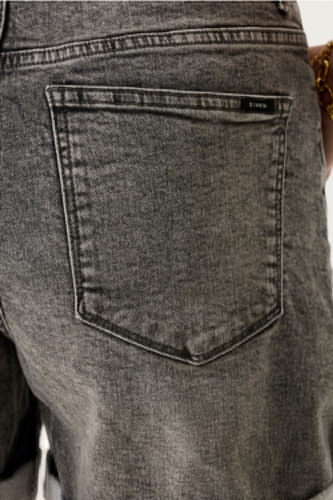 Garcia grijze dames korte broek | Close up