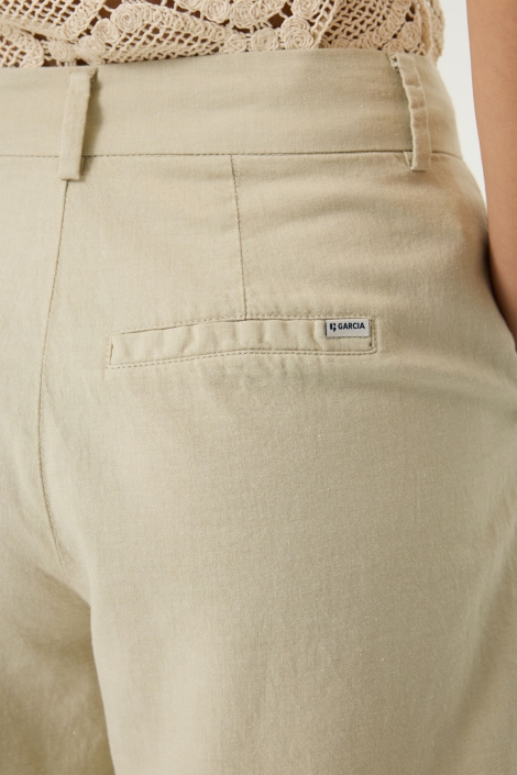 Garcia groene dames korte broek | Close up