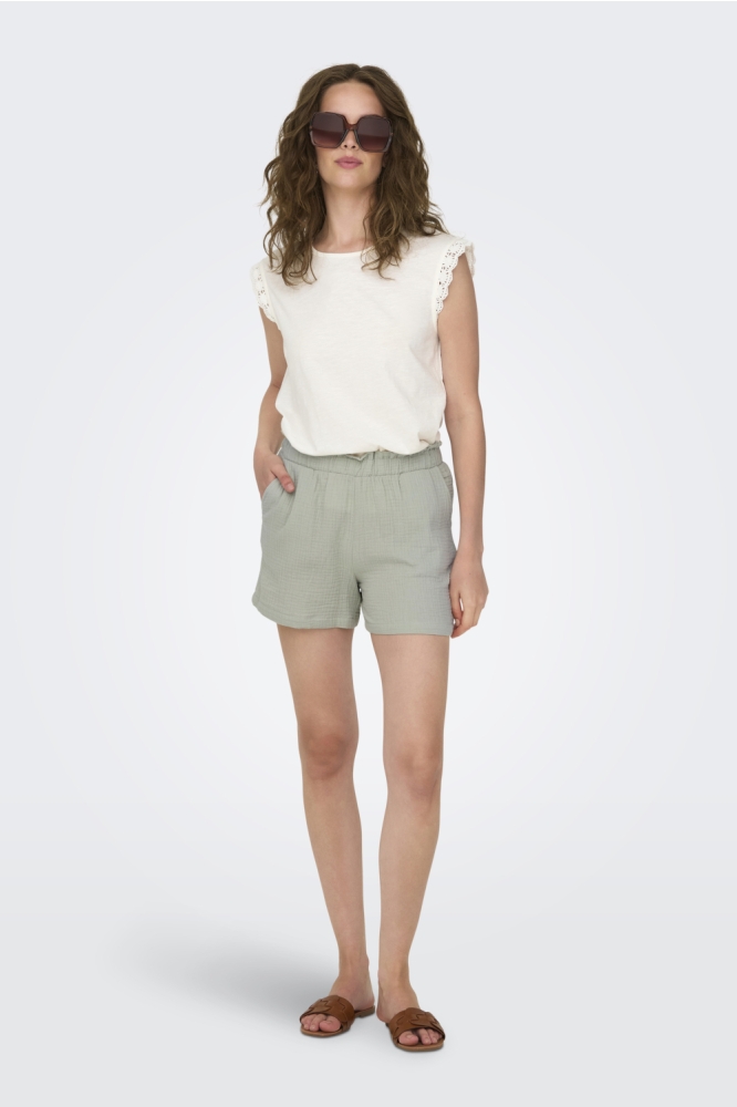 Jacqueline de Yong groene dames korte broek | Model