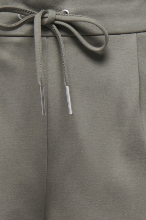 Only groene dames korte broek | Kleurstaal