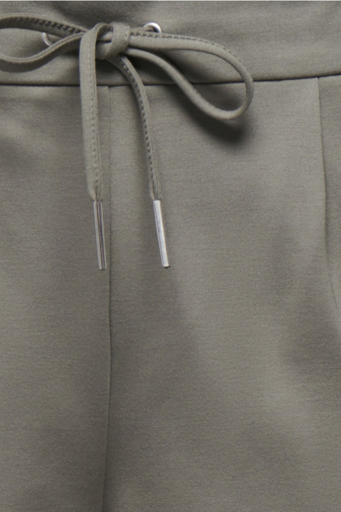 Only groene dames korte broek | Kleurstaal