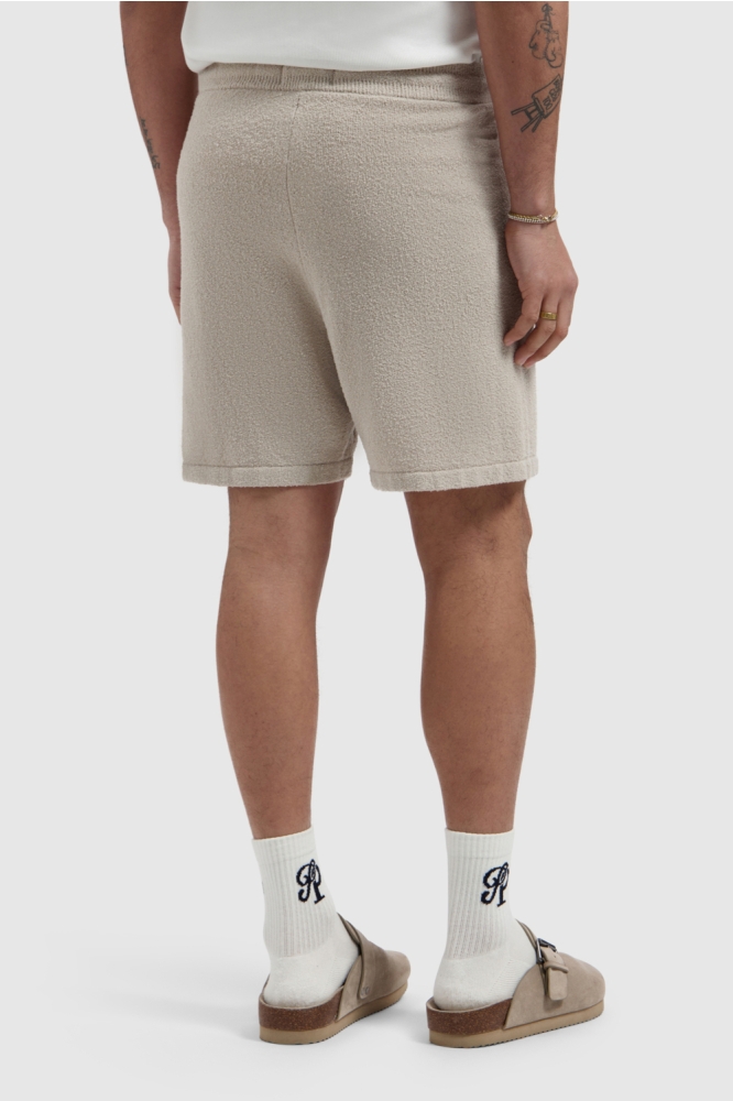 Pure Path zand heren korte broek | Model achteraanzicht