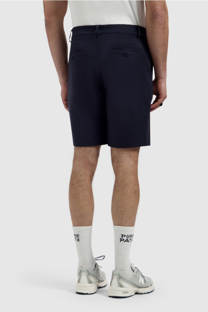 Pure Path blauwe heren korte broek | Model achteraanzicht