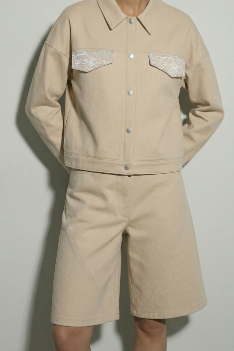 Hypedrop beige dames korte broek | Model vooraanzicht