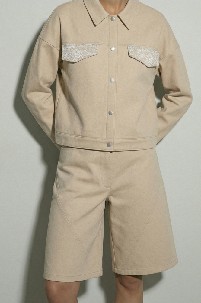 Hypedrop beige dames korte broek | Model vooraanzicht