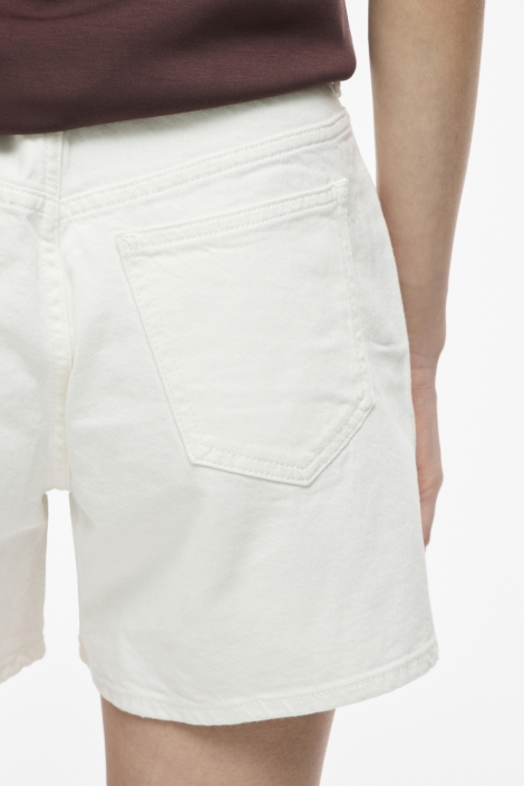 Vila witte dames korte broek | Close up