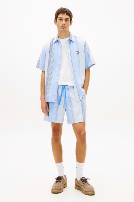 Tommy Jeans blauwe heren korte broek | Model