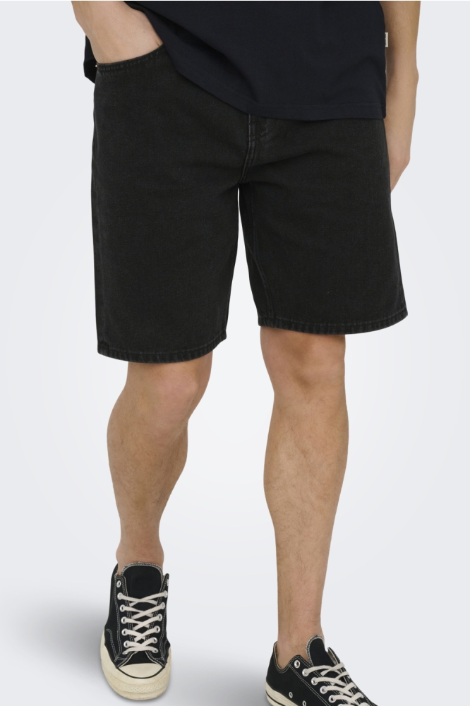 Only & Sons zwarte heren korte broek | Model achteraanzicht
