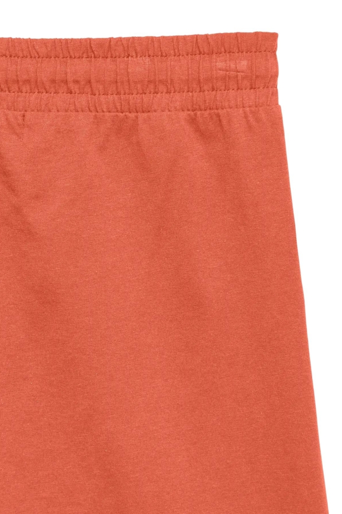 Vero Moda oranje dames korte broek | Close up