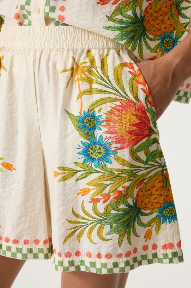 Garcia beige dames korte broek | Close up