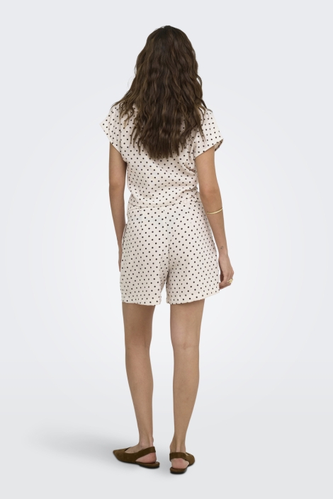 Only ecru dames korte broek | Model achteraanzicht