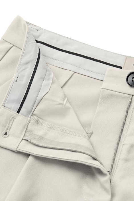 Freequent ecru dames korte broek | Close up