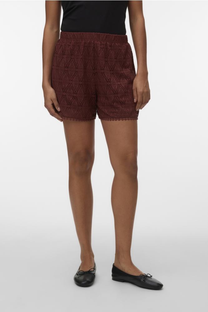 Vero Moda bordeaux dames korte broek | Model vooraanzicht
