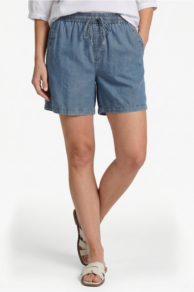 C&S The Label blauwe dames korte broek | Model vooraanzicht