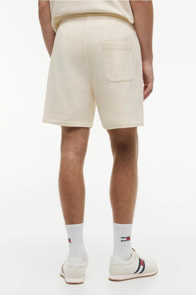 Tommy Jeans beige heren korte broek | Model achteraanzicht