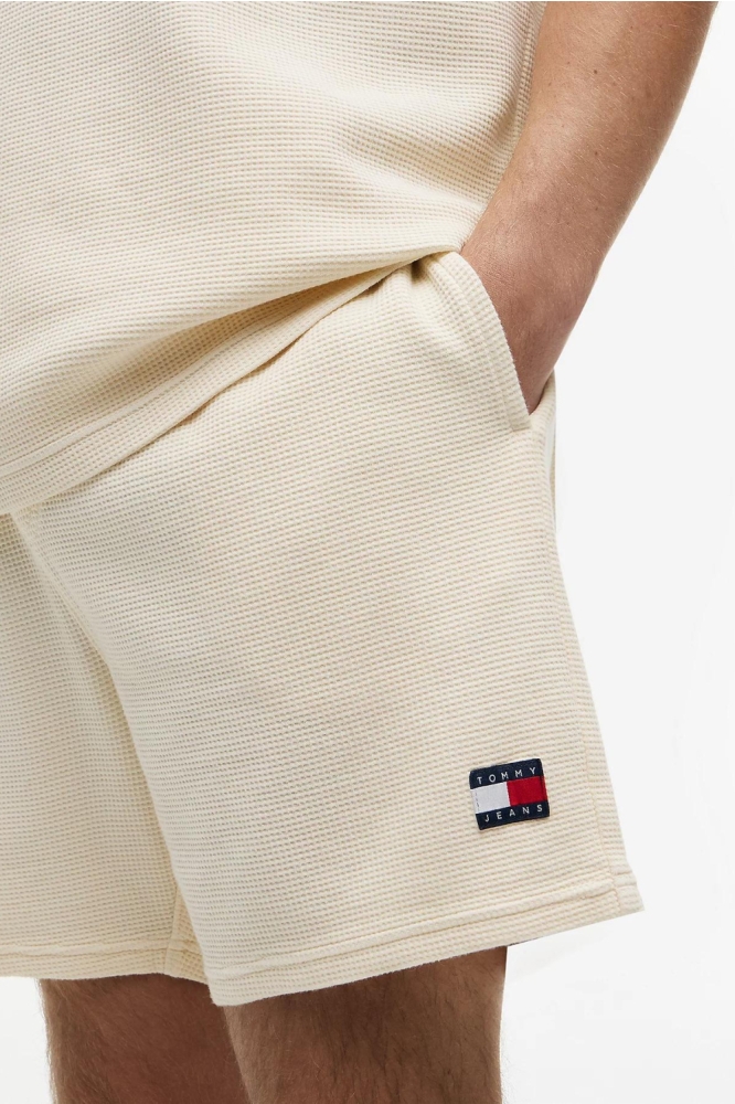 Tommy Jeans beige heren korte broek | Close up