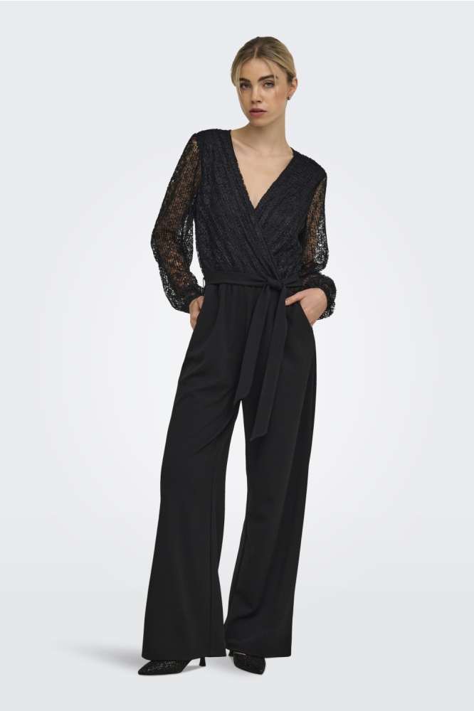 Only zwarte dames jumpsuit | Model vooraanzicht
