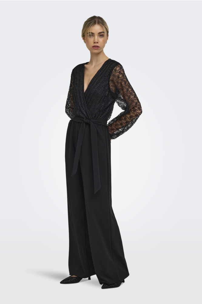 Only zwarte dames jumpsuit | Model vooraanzicht
