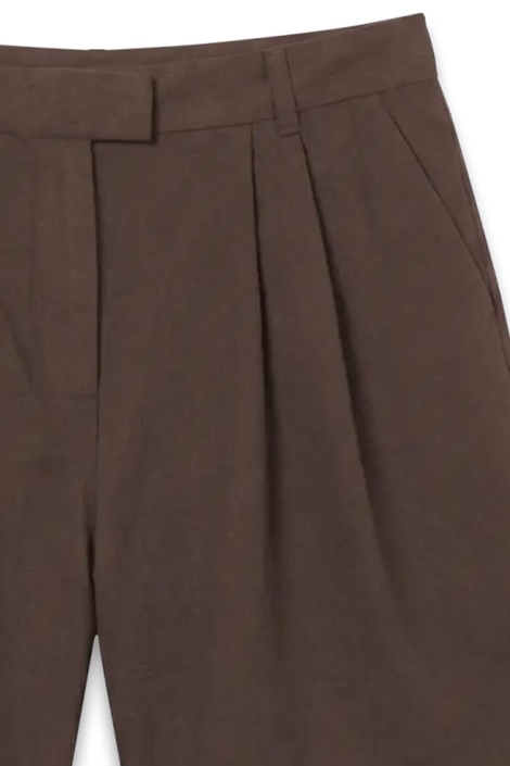 Vero Moda bruine dames korte broek | Close up