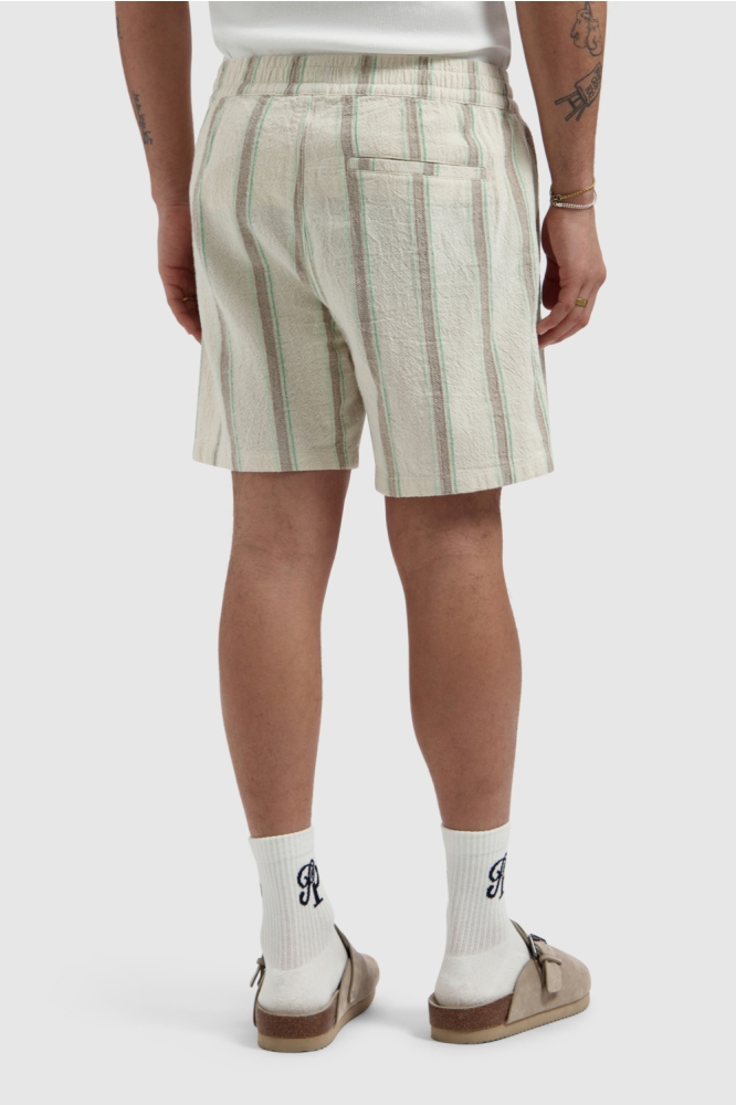 Pure Path ecru heren korte broek | Model achteraanzicht