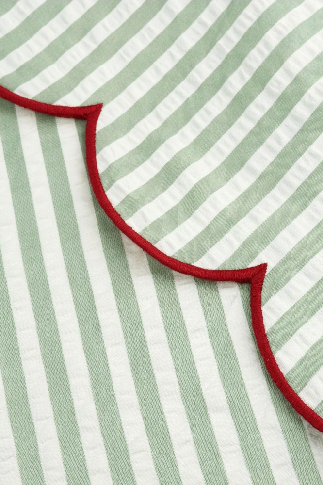 Ydence groene dames korte broek | Kleurstaal