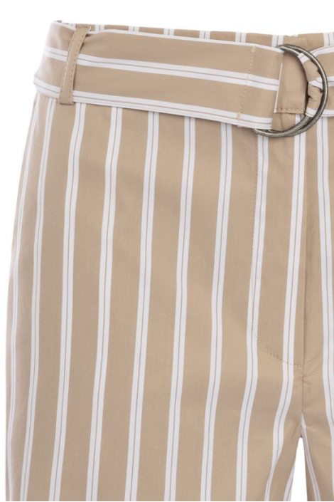TQ Amsterdam beige dames korte broek | Close up