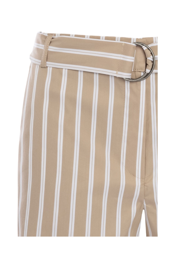 TQ Amsterdam beige dames korte broek | Close up