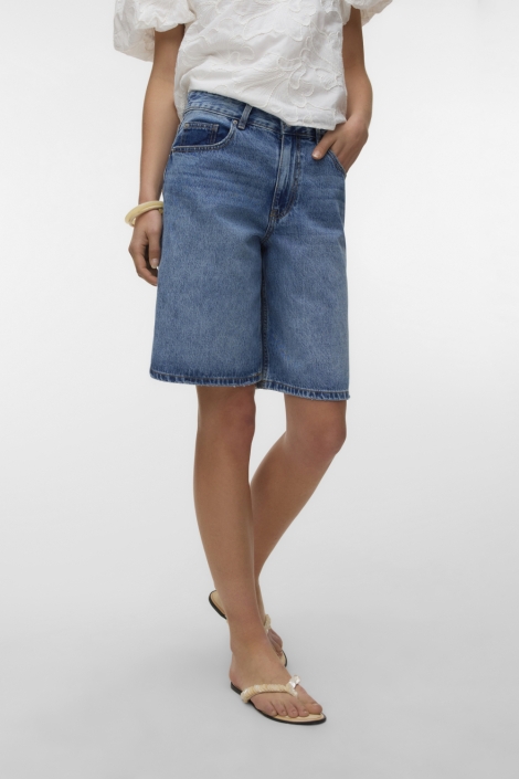 Vero Moda blauwe dames korte broek | Model vooraanzicht