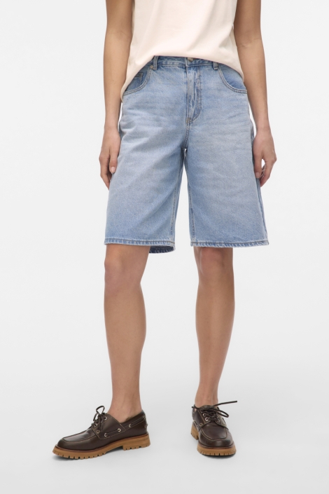 Vero Moda blauwe dames korte broek | Model vooraanzicht