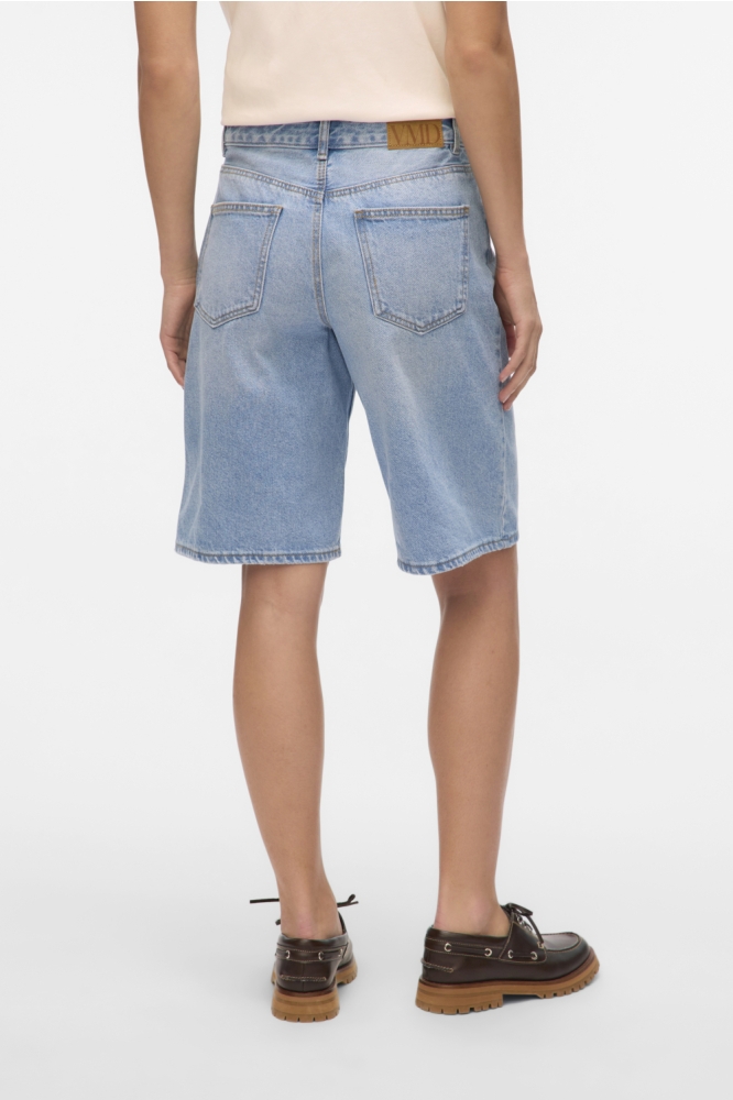 Vero Moda blauwe dames korte broek | Model vooraanzicht