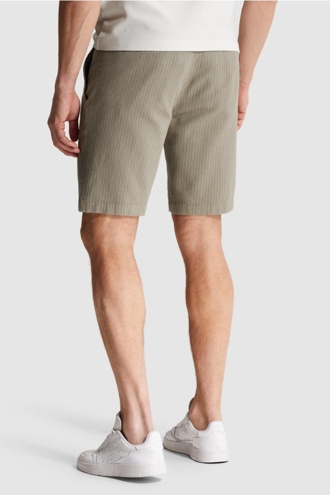 Cast Iron groene heren korte broek | Model achteraanzicht