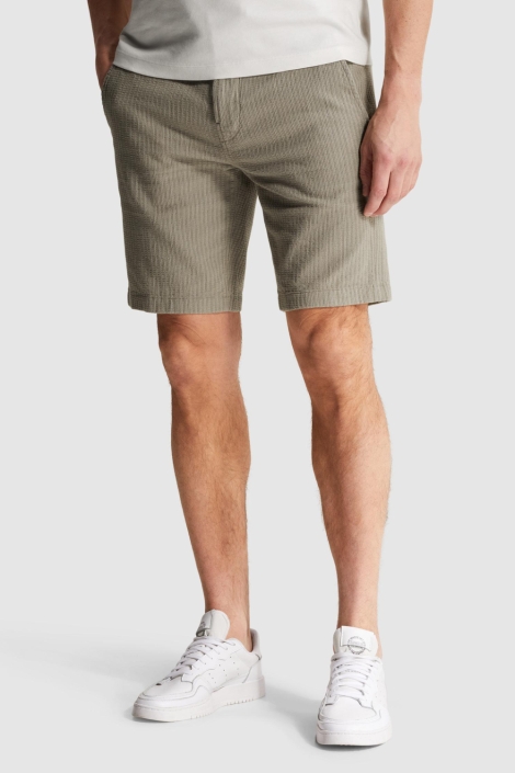 Cast Iron groene heren korte broek | Model vooraanzicht