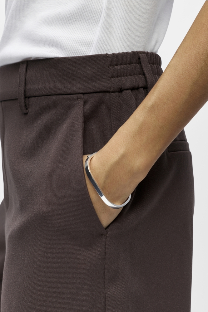 Object bruine dames korte broek | Close up
