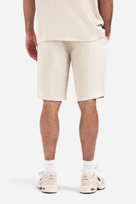 NO-EXCESS ecru heren korte broek | Model achteraanzicht